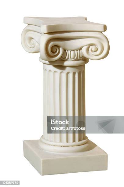 Estatua De Las Columnas Estilo Griego Foto de stock y más banco de imágenes de Columna arquitectónica - Columna arquitectónica, Pedestal, Antiguo