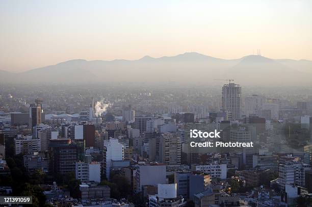 Ligeiramente Turvo Manhã Na Cidade Do México - Fotografias de stock e mais imagens de Cidade - Cidade, Poluição, Cidade do México