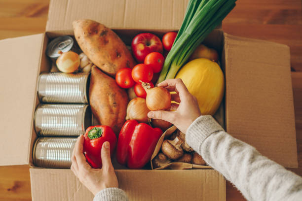 istock Groceries home delivery 1213911534