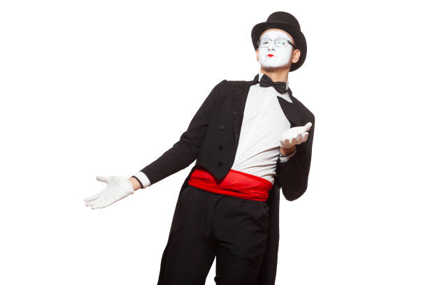 porträt eines männlichen mime-künstlers, isoliert auf weißem hintergrund. symbol des missverständnisses, des staunens, der verwirrung, der verwirrung - clown mime sadness depression stock-fotos und bilder