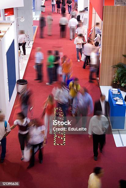 Convention Center Stockfoto und mehr Bilder von Konferenzzentrum - Konferenzzentrum, Menschenmenge, Gehen