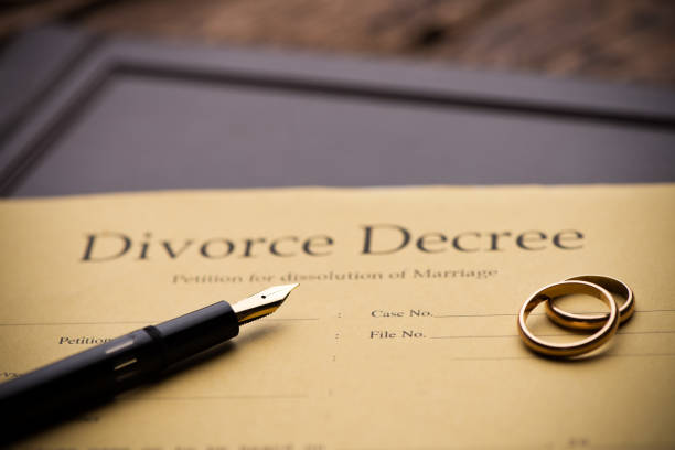istock Divorce decree. Conflict, petition. 1213991279