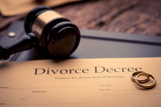 istock Divorce decree. Conflict, petition. 1213991286