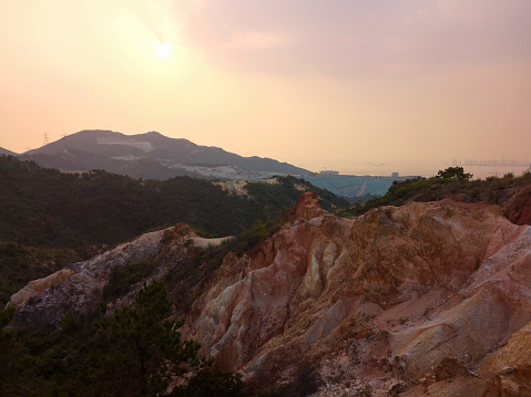 Atardecer en el cañón de Por Lo Shan, Nuevos Territorios, Hong Kong photo