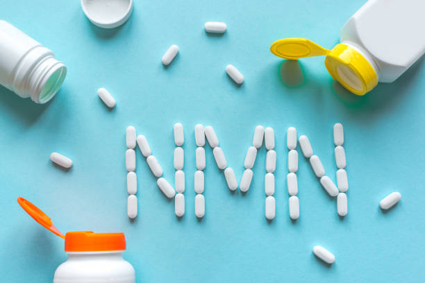 никотинамид мононуклеотид - anti aging pill capsule vitamin pill стоковые фото и изображения