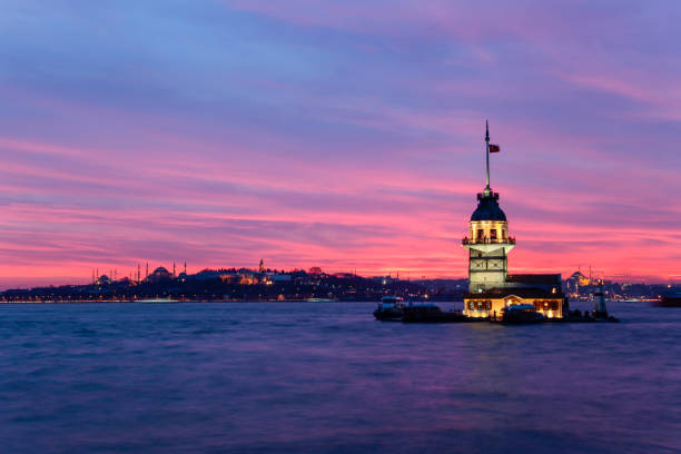 Maiden’s Tower in Sunset Uskudar Istanbul / Turkey maidens tower turkey photos stock pictures, royalty-free photos & images