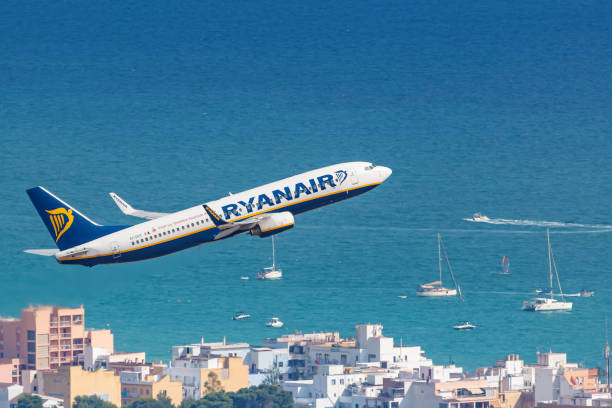 Ryanair Boeing 737 airplane at Palma de Mallorca Palma de Mallorca, Spain - July 21, 2018: Ryanair Boeing 737 airplane at Palma de Mallorca airport (PMI) in Spain. Boeing is an aircraft manufacturer based in Seattle, Washington. 737 stock pictures, royalty-free photos & images