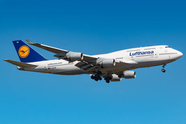 프랑크푸르트에서 루프트한자 보잉 747 비행기 - boeing boeing 747 airplane cargo container 뉴스 사진 이미지