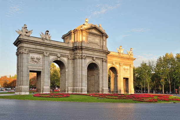 istock The Alcala Door (Puerta de Alcala), Madrid, Spain 1214062192