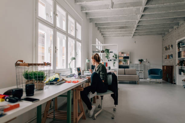 istock Finishing work online from home office 1214082889