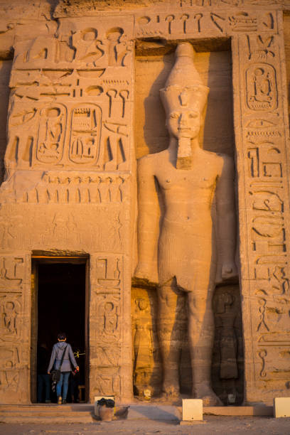 o templo hathor da rainha nefertari em abu simbel, egito - abu simbel - fotografias e filmes do acervo