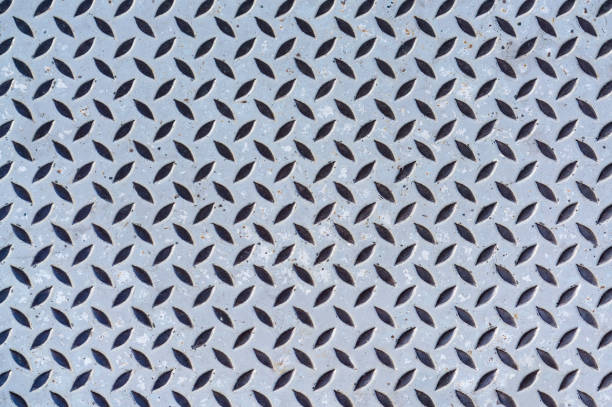 фон старой металлической бриллиантовой пластины серого цвета - table toughness steel pattern стоковые фото и изображения