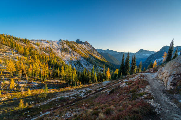 istock Cutthroat pass trail, North cascades, Washington st 1214102802