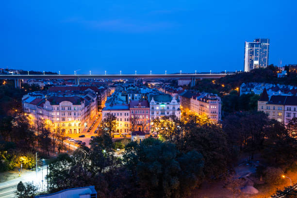istock Autumn evening in the city 1214115272