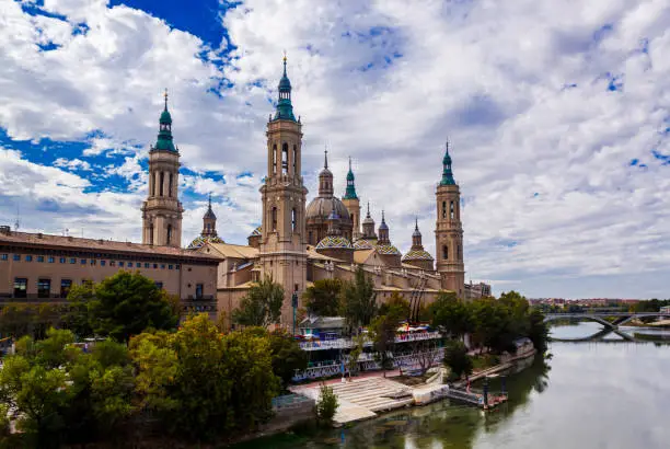 The Basílica de Nuestra Señora del Pilar and Ebro river in the City of Zaragoza (Saragossa), Aragon, Spain.