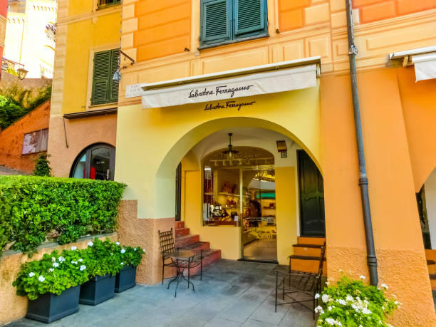 薩爾瓦托·費拉加莫店于2019年9月13日在  義大利波托菲諾。 - ferragamo 個照片及圖片檔