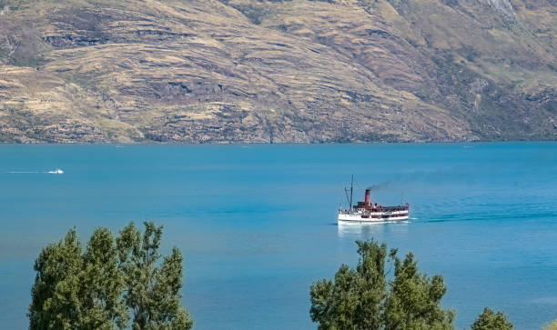 istock Steam Boat on Lake Wakatipu 1214304513