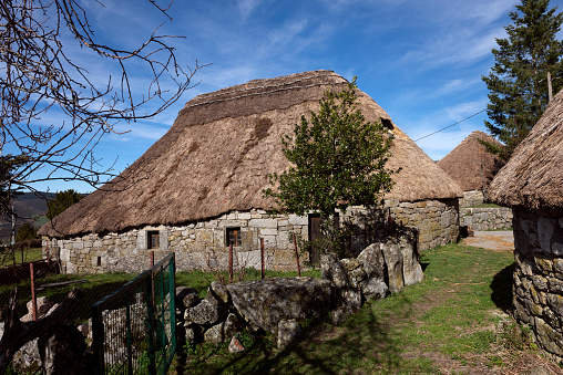 Piornedo de Ancares (Cervantes). Traditional village of Ancares mountain range in Lugo province (Galicia, northwest Spain), famous for its \