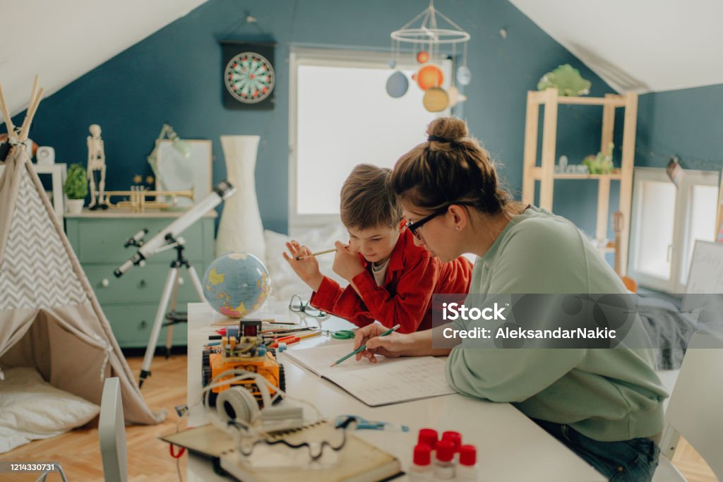Homeschooling - Foto de stock de Criança royalty-free