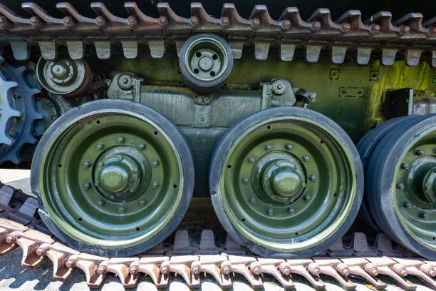 istock Continuous track of the tank 1214385157