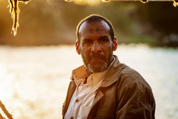 portrait of an egyptian fisherman at sunset. people of egypt - journey camel travel desert imagens e fotografias de stock