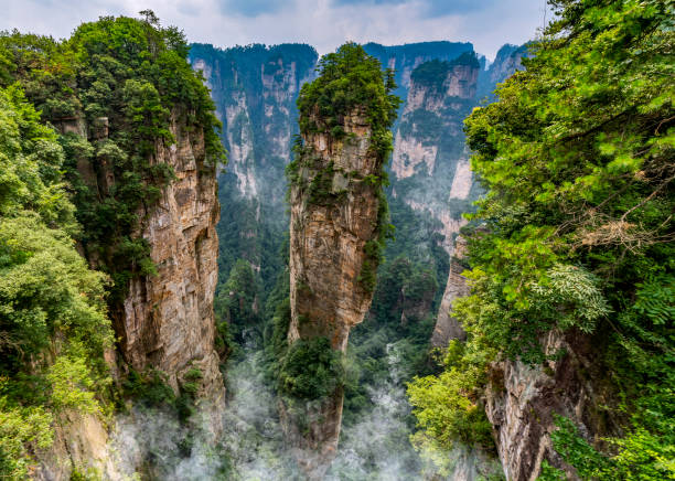 China Hallelujah mountain The Hallelujah mountains in Zhangjiajie, China hunan province photos stock pictures, royalty-free photos & images