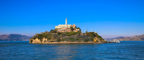 isola alcatraz a san francisco, stati uniti. - alcatraz island tourism san francisco bay area san francisco county foto e immagini stock