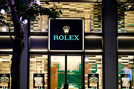 Front View Of Rolex Store At Night Stock - Download Image Now - Rolex, Luxury Watch, Store - iStock
