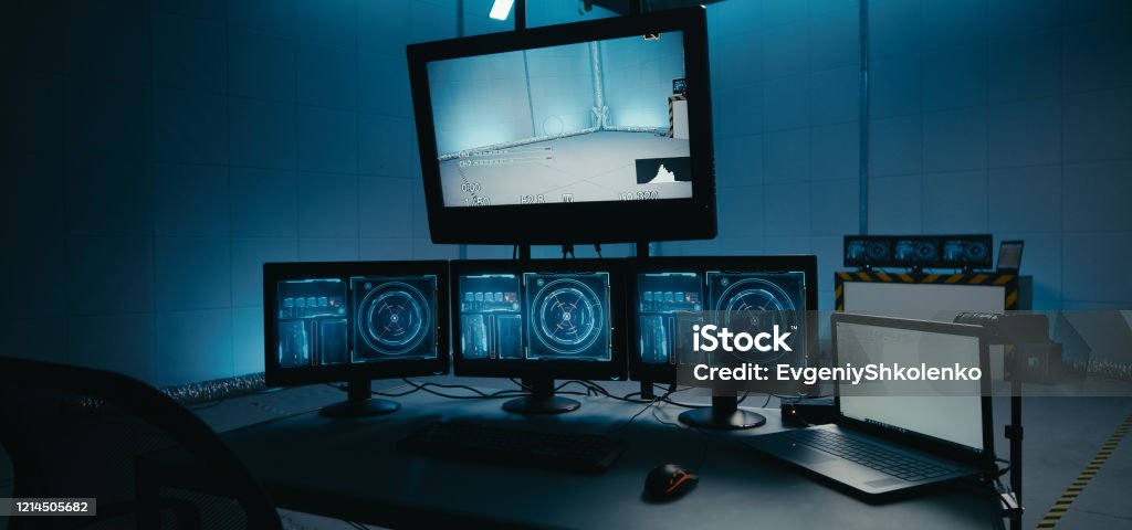 Computer Test Chamber Empty Test Chamber With Computers Stock Photo - Download Image Now ...