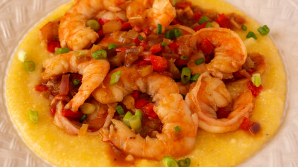 istock Shrimp and Yellow Grits 1214514445