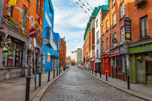 empty streets in dublin city centre during coronavirus , dublin, ireland. - dublin ireland imagens e fotografias de stock