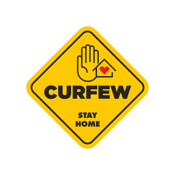 warnung in einem gelben zeichen über coronavirus oder covid-19 vektor-illustration - curfew stock-grafiken, -clipart, -cartoons und -symbole
