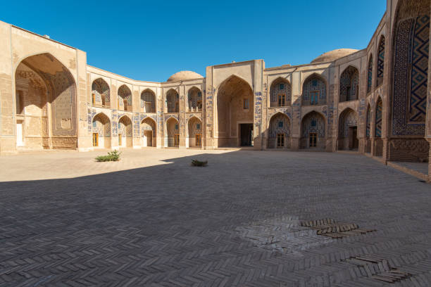 istock Kharged Ghiasieh School 1214541308