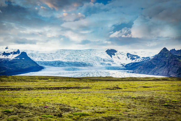 skeidarajökull glacier tongue iceland skeidarajökull vatnajokull - grímsvötn imagens e fotografias de stock