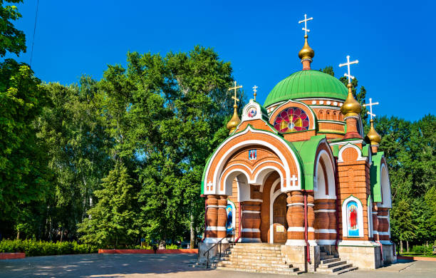 peter-und-paul-kapelle in lipezk, russland - lipetsk stock-fotos und bilder