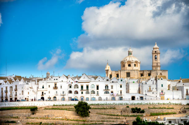 locorotondo - puglia – italia - brindisi fotografías e imágenes de stock