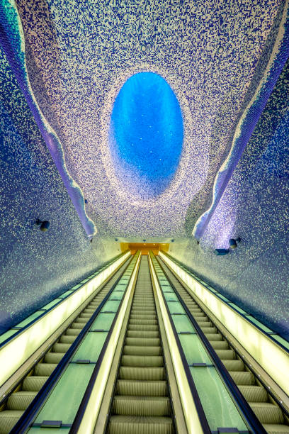 toledo metro station, interno. neapel, italien - contemporary staircase design escalator stock-fotos und bilder