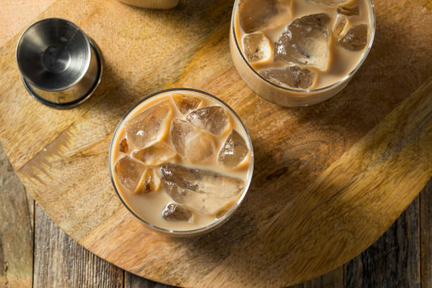 istock Sweet Boozy Irish Cream Mudslide Cocktail 1214783196