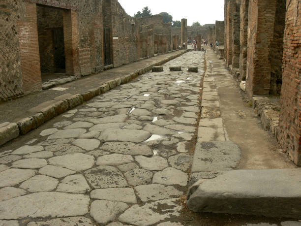 istock Ancient Roman street 1214784537
