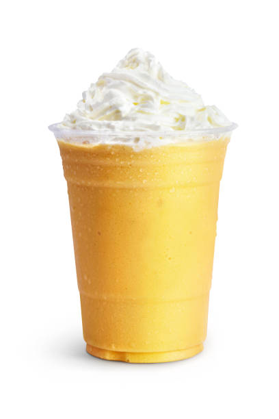eis mango smoothie isoliert auf weiß - portion serving size copy space icing stock-fotos und bilder
