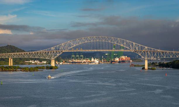 미대륙 다리, 파나마 - panama canal panama container ship industrial ship 뉴스 사진 이미지