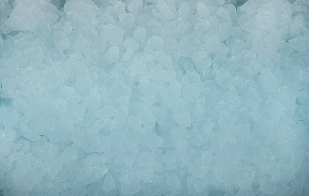 砕氷の背景テクスチャを閉じる - ice crushed ice crushed textured ストックフォトと画像