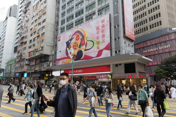 홍콩코즈웨이베이 쇼핑 지구 - hennessey road 뉴스 사진 이미지