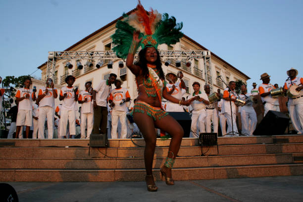 presentación de samba en salvador - african descent african culture drum history fotografías e imágenes de stock