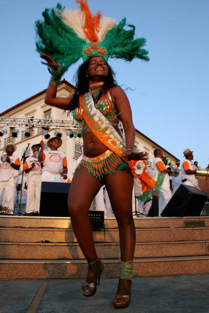 presentazione di samba in salvador - african descent african culture drum history foto e immagini stock