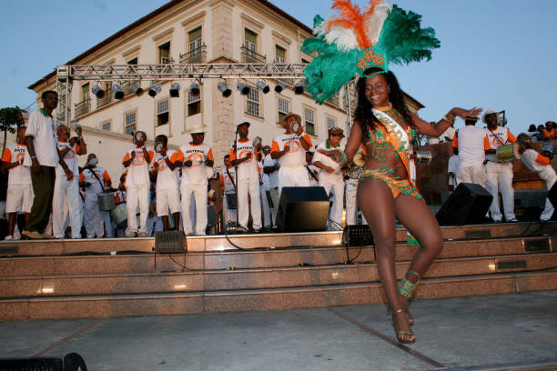 presentazione di samba in salvador - african descent african culture drum history foto e immagini stock