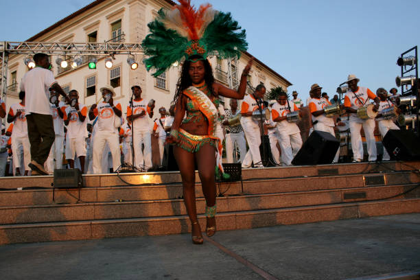 presentación de samba en salvador - african descent african culture drum history fotografías e imágenes de stock