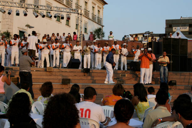 presentación de samba en salvador - african descent african culture drum history fotografías e imágenes de stock