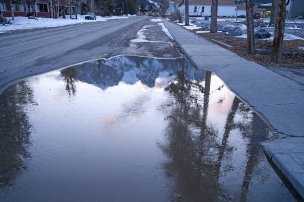 istock Freezing Puddle on the Street 1215004931