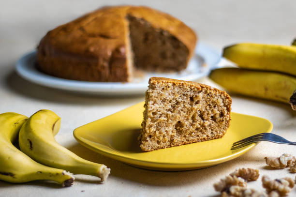 sponge cake with banana and walnuts